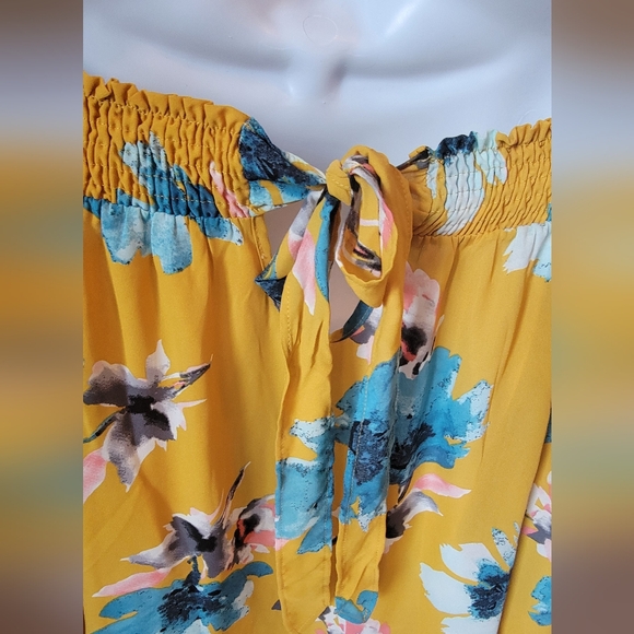 Charming Charlie Off The Shoulder Floral Blouse Size Medium - Picture 11 of 14